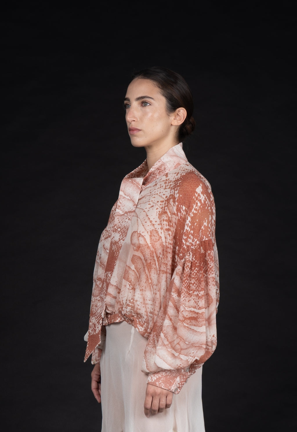 Pussybow blouse amber print